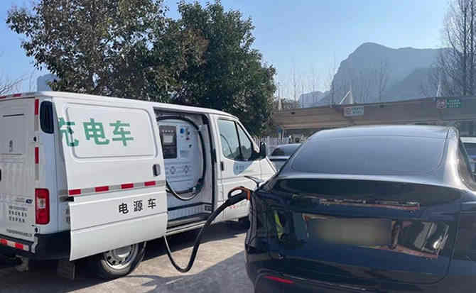 梨树汽车搭电